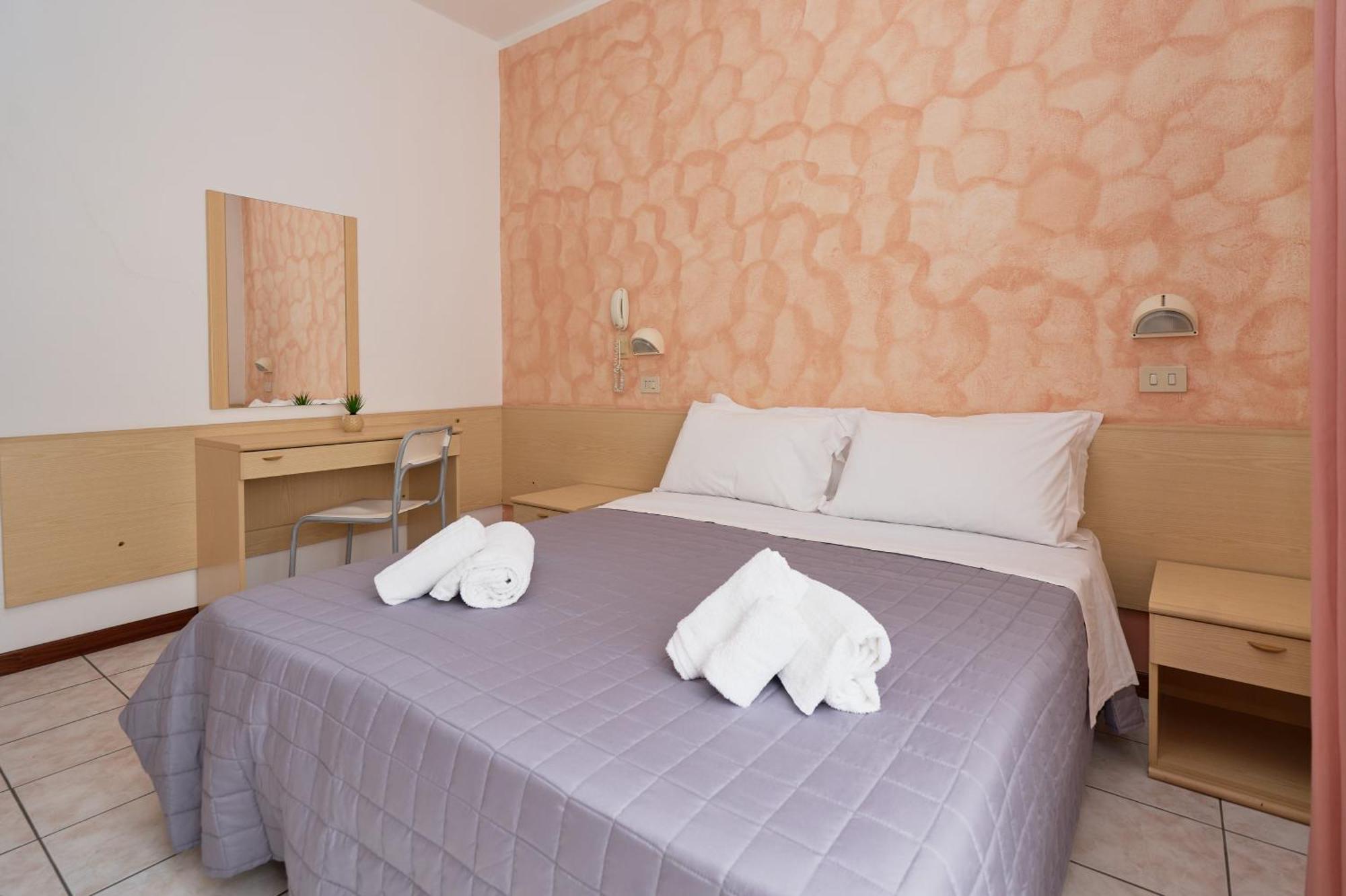 Hotel Jolanda Беллария-Иджеа-Марина Экстерьер фото