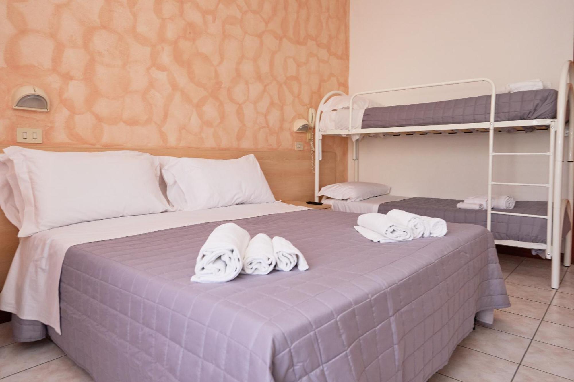 Hotel Jolanda Беллария-Иджеа-Марина Экстерьер фото